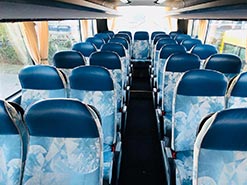 Sitzen in Neoplan Bus
